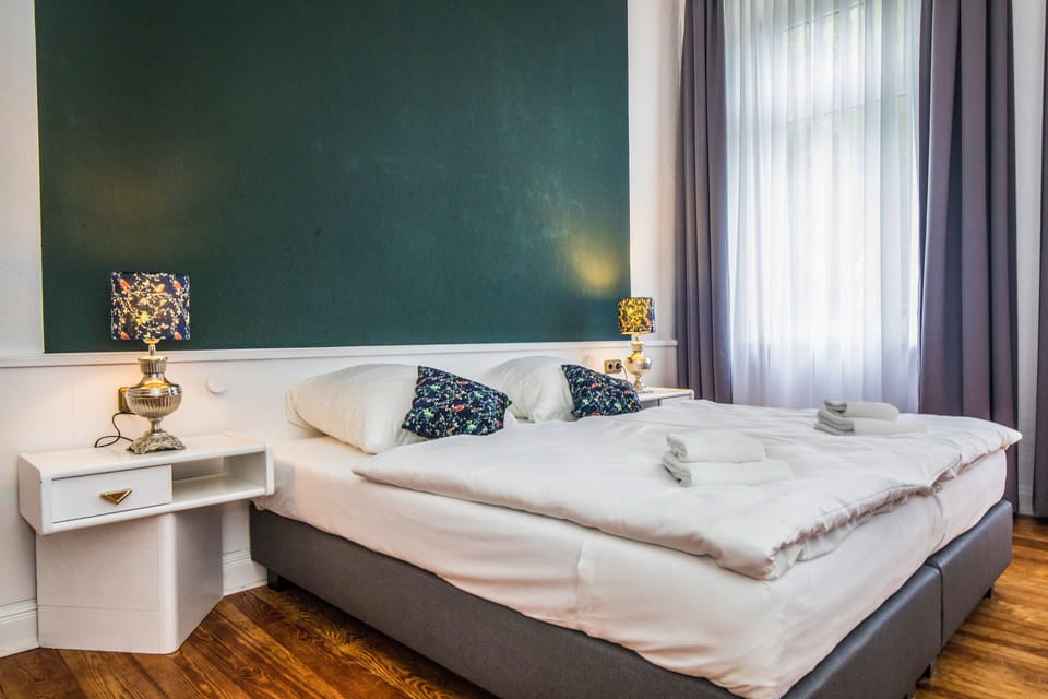 Comfort Double Room | Hypo-allergenic bedding, in-room safe, desk, blackout drapes