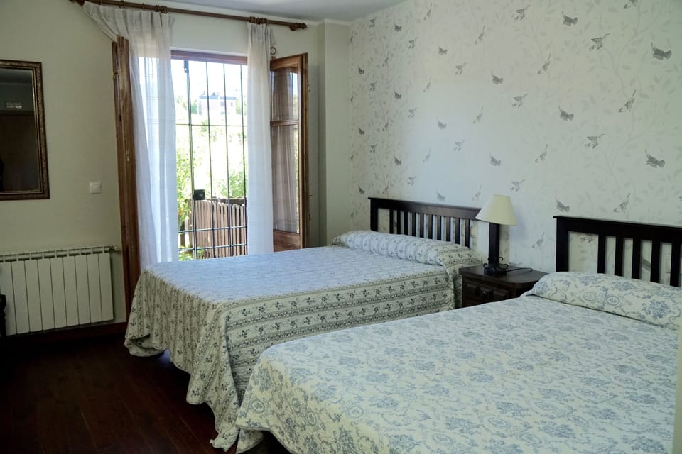 Superior Double or Twin Room | Desk, cribs/infant beds, rollaway beds, free WiFi