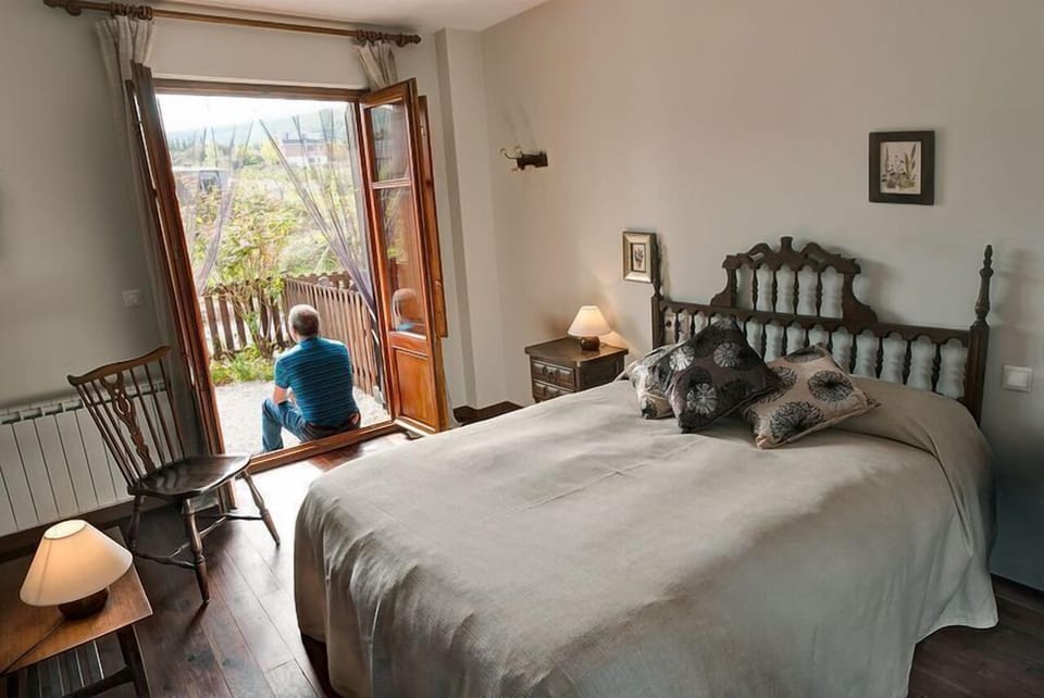 Superior Double or Twin Room | Desk, cribs/infant beds, rollaway beds, free WiFi