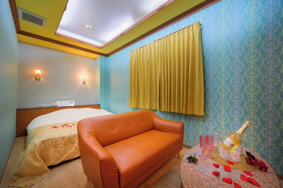 Single Room | Minibar, blackout drapes, WiFi (free), bed sheets