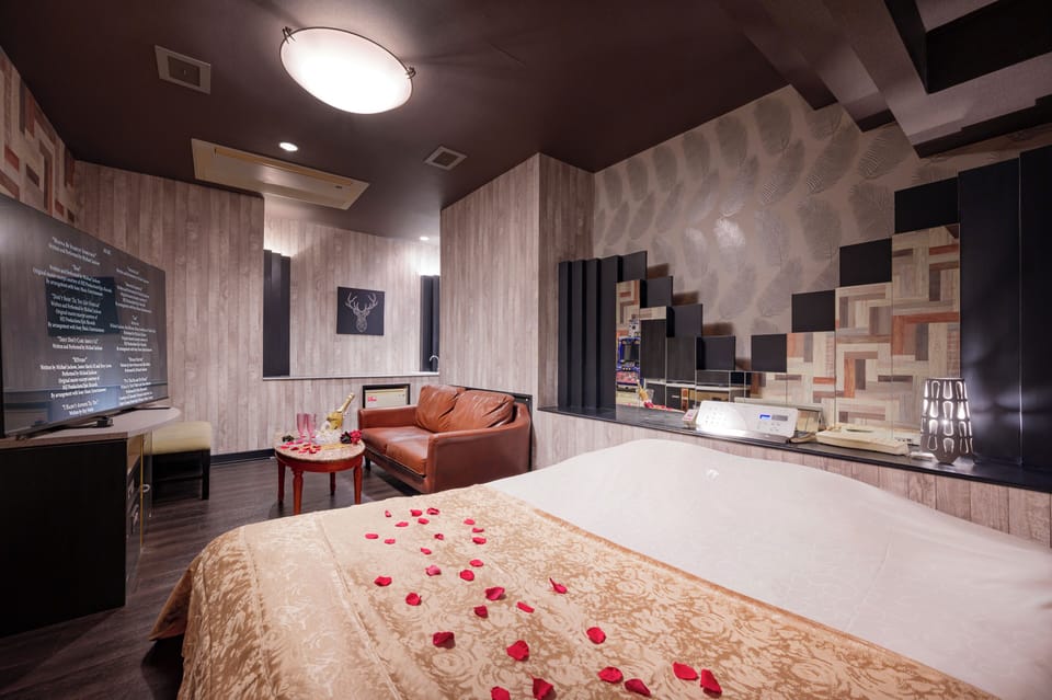 Deluxe Double Room | Minibar, blackout drapes, WiFi (free), bed sheets