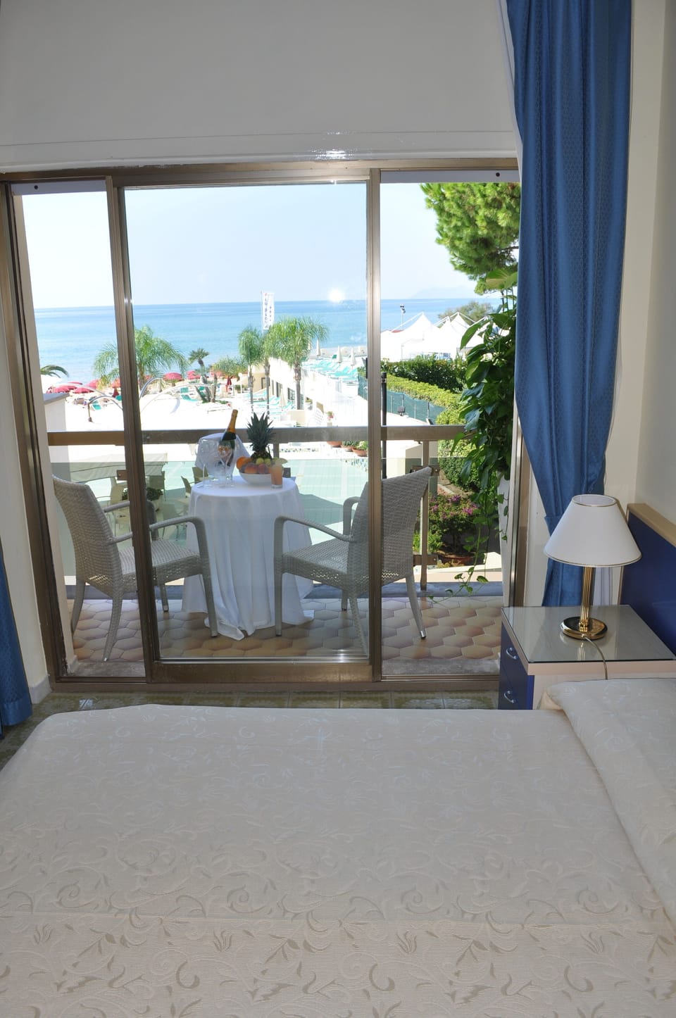 Superior Double Room, Sea View | Minibar, in-room safe, desk, cribs/infant beds