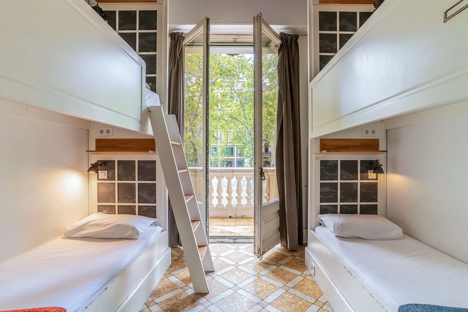 Iron/ironing board, free WiFi, bed sheets, wheelchair access