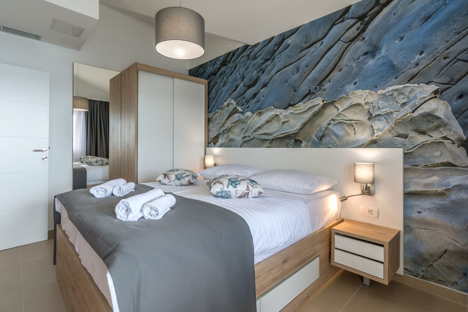 Standard Apartment, 1 Bedroom, Balcony, Beachfront | In-room safe, desk, blackout drapes, WiFi (free)