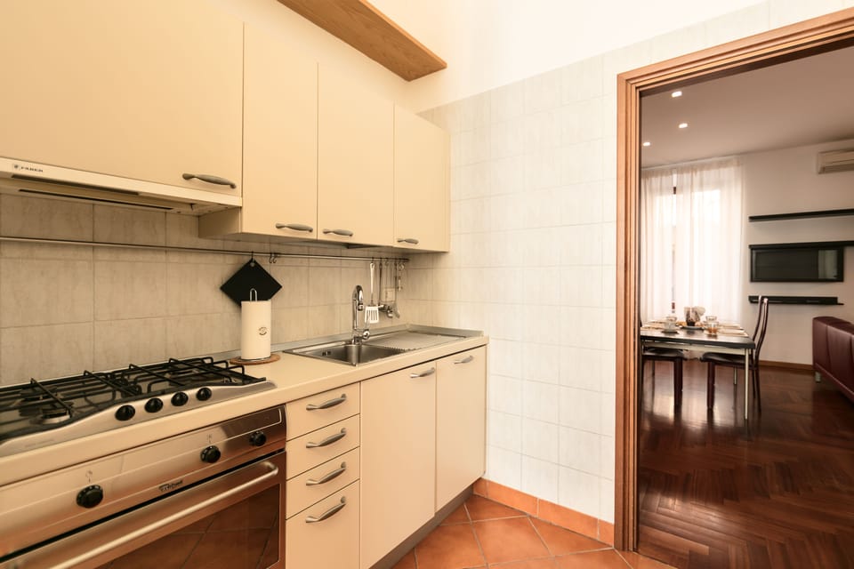 Apartment, 3 Bedrooms | Private kitchen | Fridge, microwave, oven, stovetop