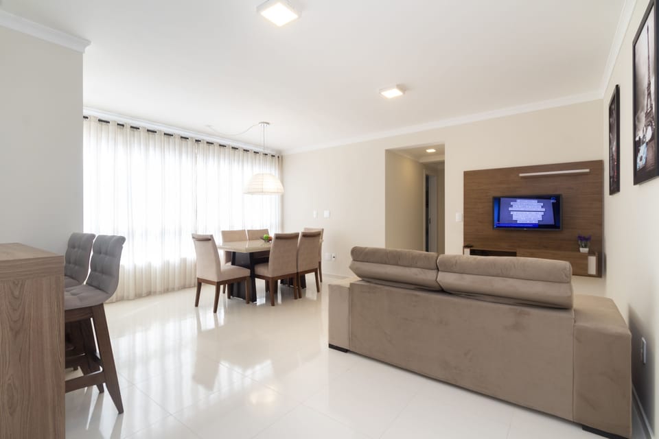 Apartment | Living room | Flat-screen TV