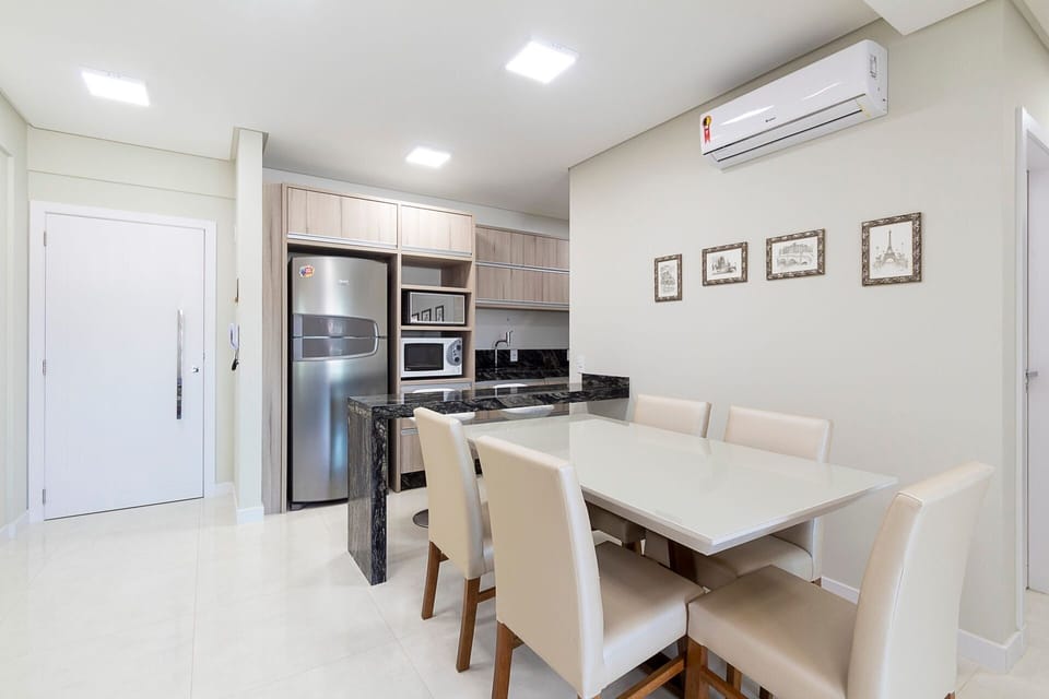 Apartment | Dining
