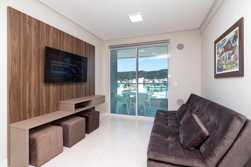 Apartment | Living area | Smart TV