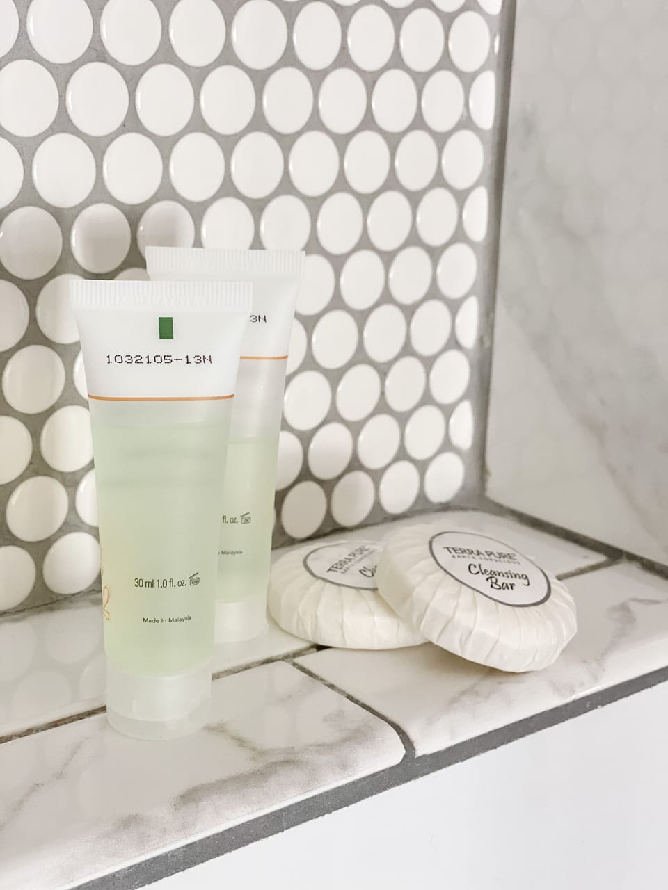 Lincoln Room | Bathroom | Hair dryer, bathrobes, towels, soap