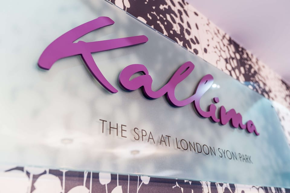 Couples treatment rooms, body treatments, aromatherapy