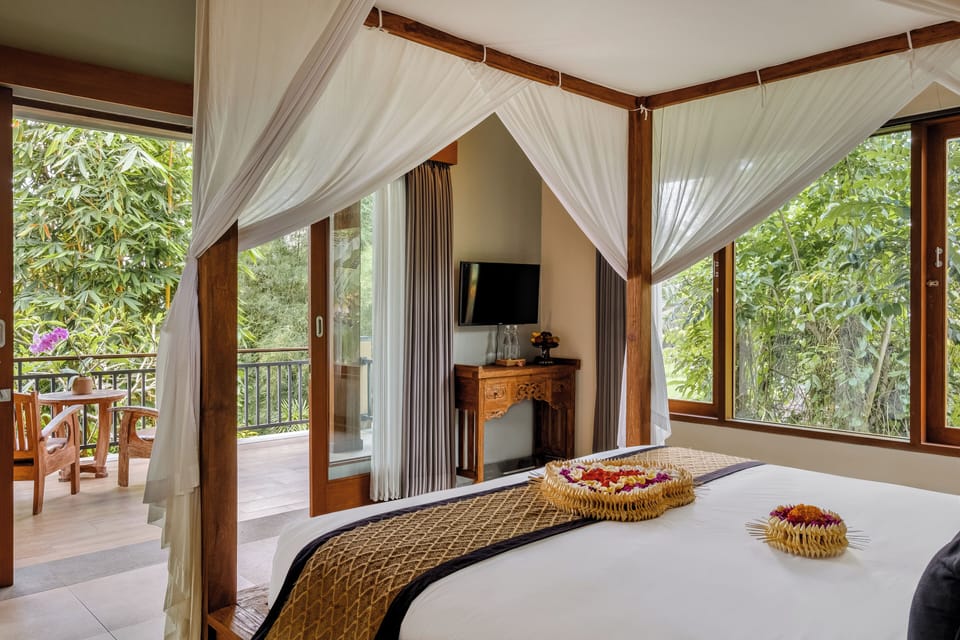 Deluxe Double Room | In-room safe, desk, laptop workspace, soundproofing