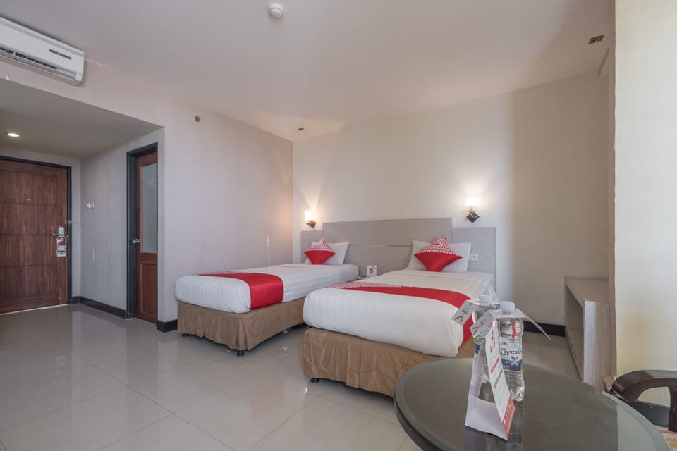 Deluxe Twin Room | Desk, WiFi (free), bed sheets