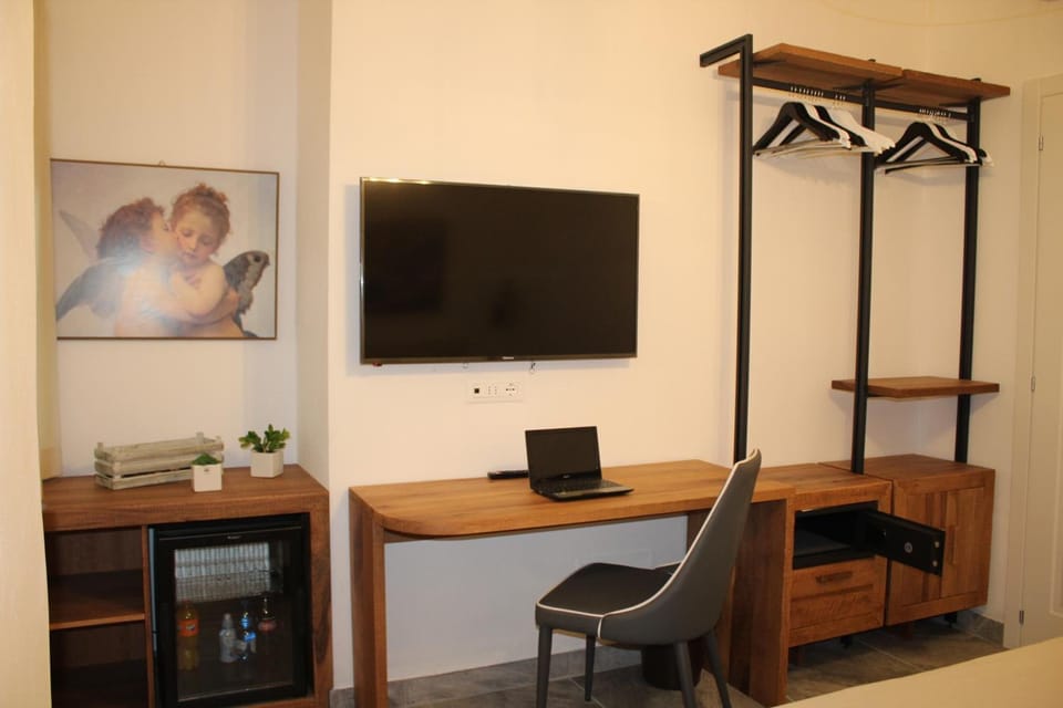 Select Comfort beds, minibar, in-room safe, desk