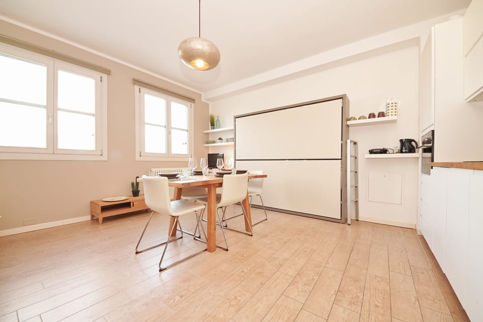 Comfort Studio | Living area | Flat-screen TV