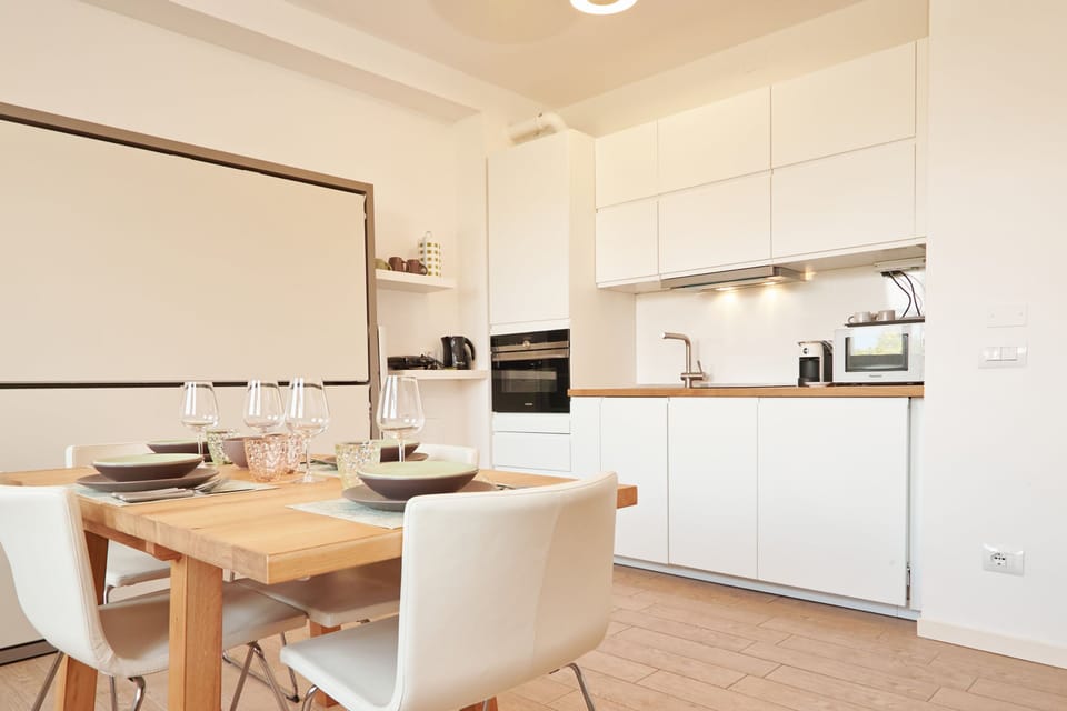 Comfort Studio | Private kitchen | Full-size fridge, microwave, oven, stovetop