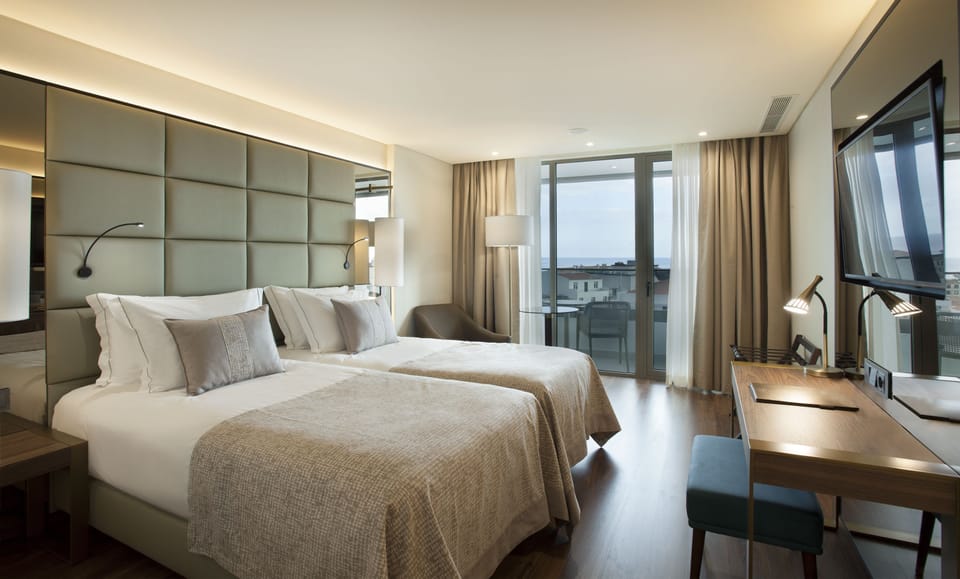Minibar, in-room safe, soundproofing, free WiFi