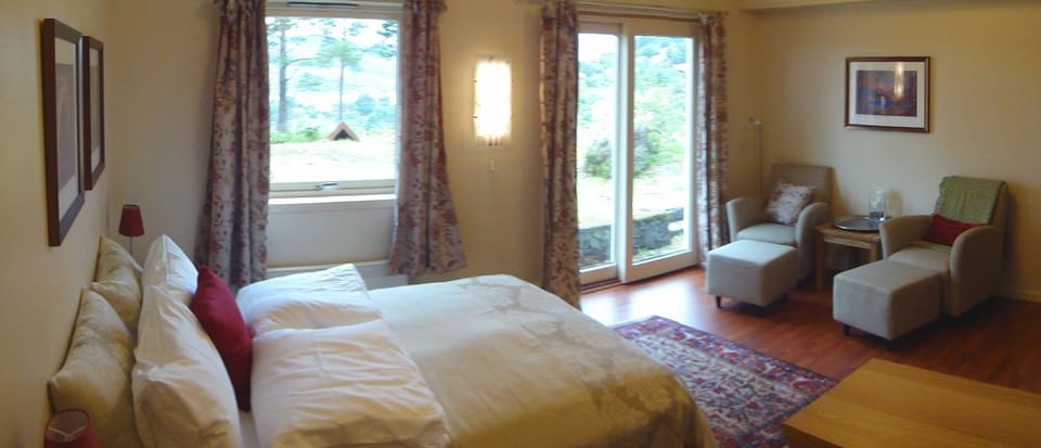 Individually decorated, blackout drapes, free WiFi
