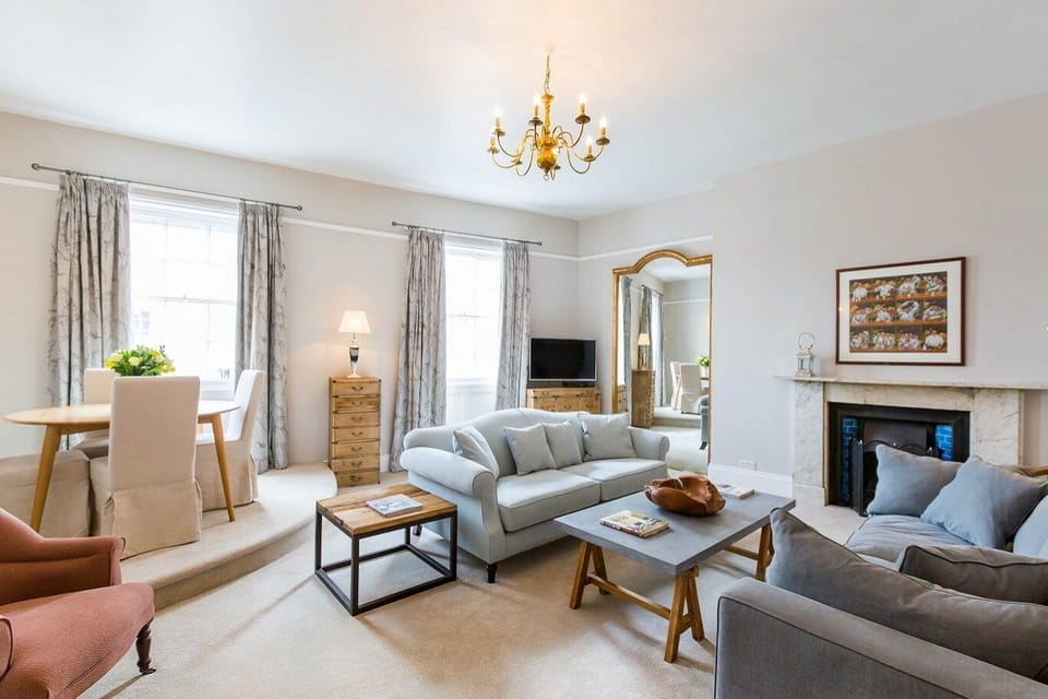 Apartment, 3 Bedrooms | 3 bedrooms, individually decorated, individually furnished, desk