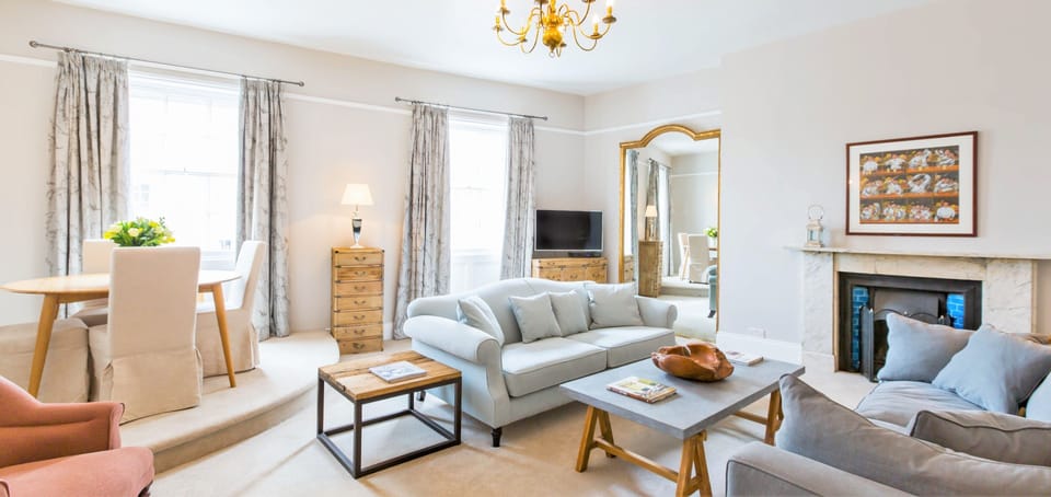 Apartment, 3 Bedrooms | Living room | Flat-screen TV