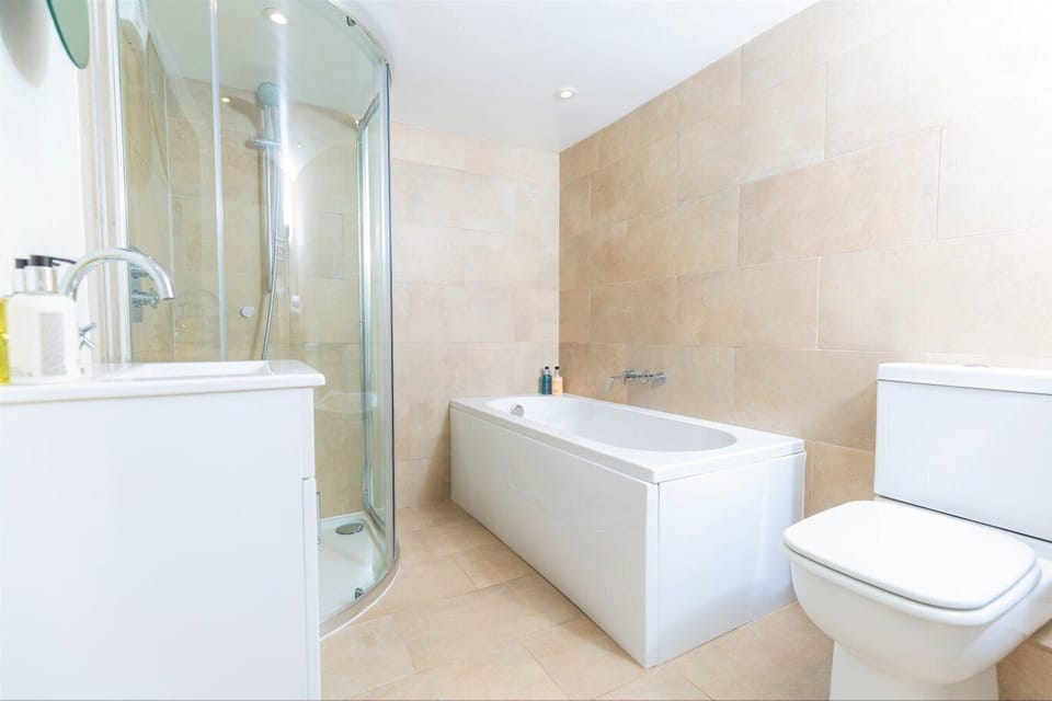 Luxury Apartments - Montpellier Spa Road Apartment in Cheltenham