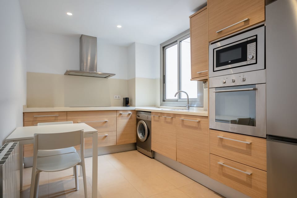 Apartment, 3 Bedrooms, 2 Bathrooms | Private kitchen | Fridge, microwave, stovetop, dishwasher