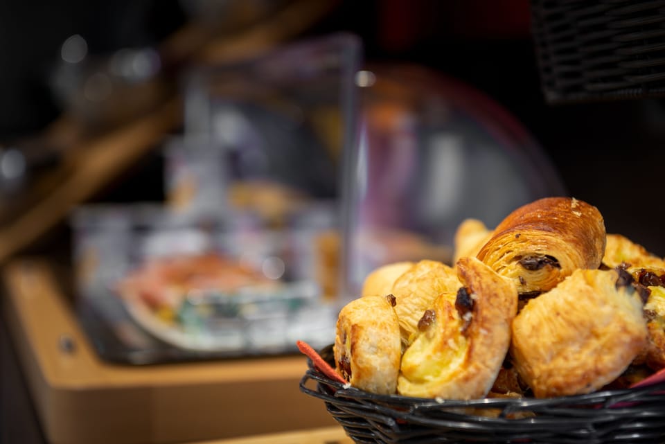 Daily buffet breakfast for a fee