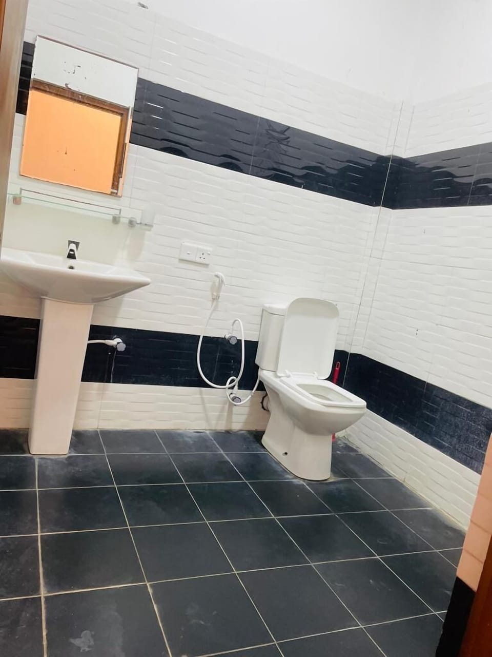 Shower, free toiletries, towels, soap