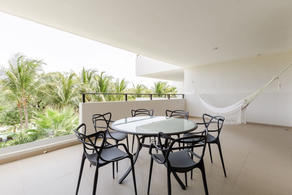 Furniture, Chair, Table, Dining Table, Restaurant