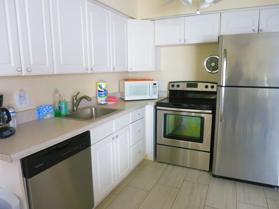 KITCHEN HAS ALL NEW STAINLESS STEEL APPLIANCES INCLUDING A DISHWASHER