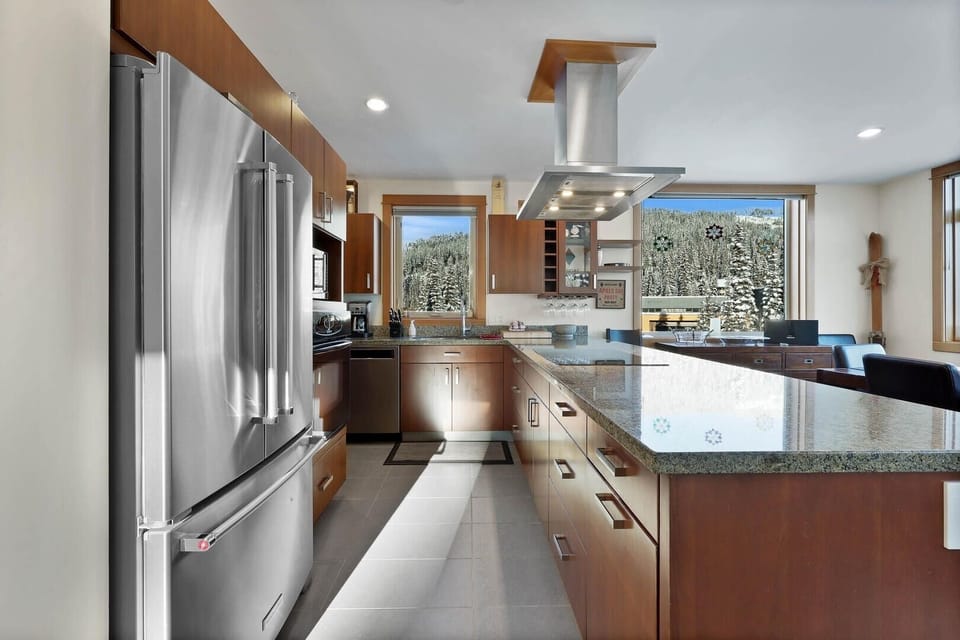 Cottage, 3 Bedrooms | Private kitchen | Fridge, microwave, stovetop, dishwasher