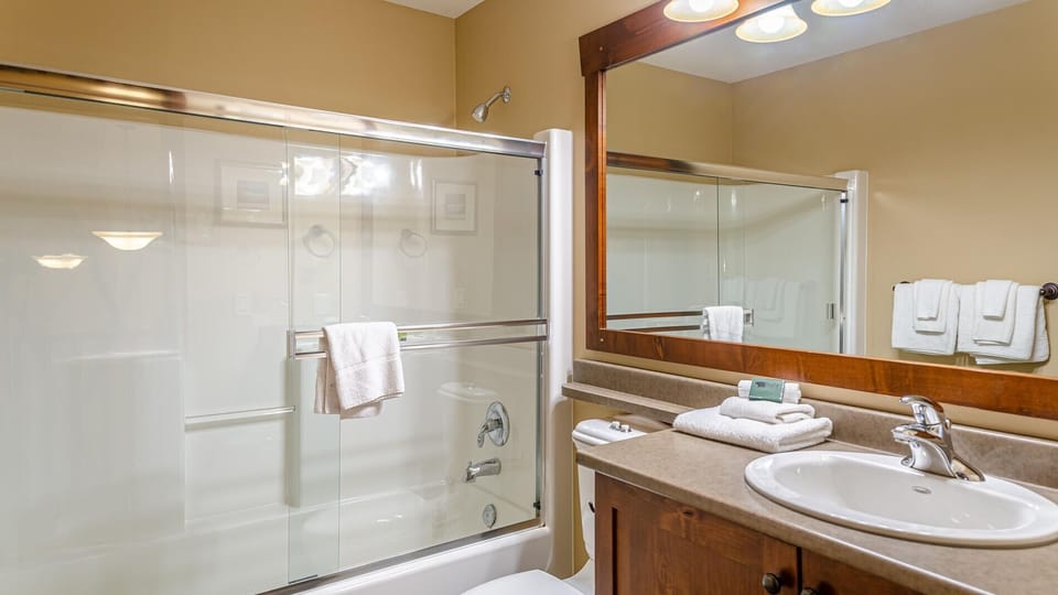 Woodhaven #32 By Bear Country Apartment in British Columbia