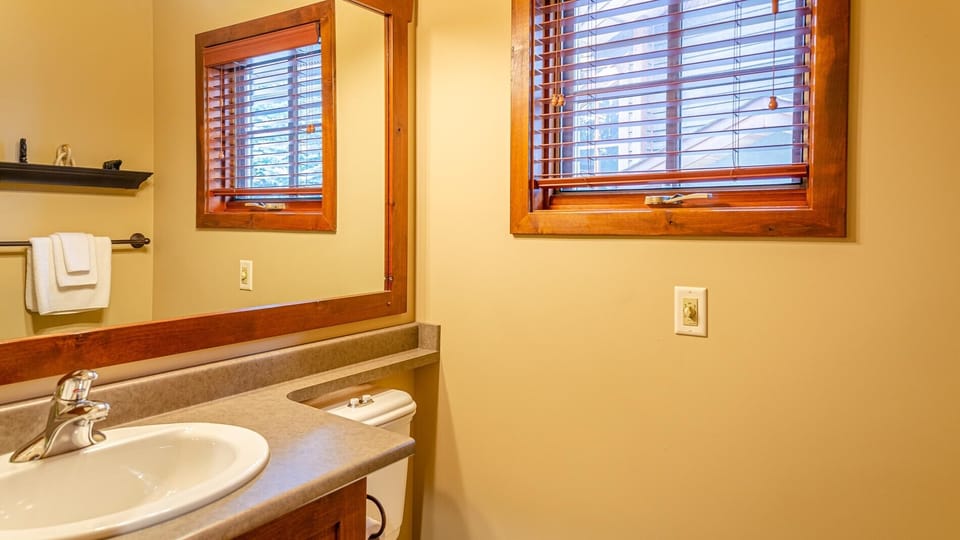 Woodhaven #32 By Bear Country Apartment in British Columbia