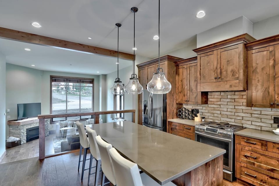 Townhome, 3 Bedrooms | Private kitchen | Fridge, microwave, stovetop, dishwasher