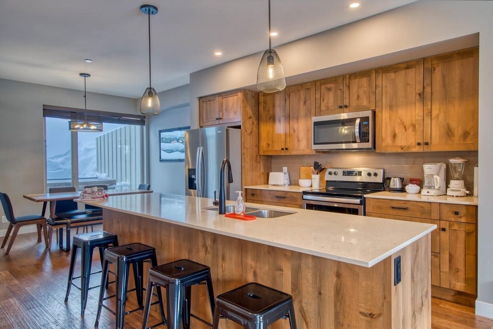 Townhome, 3 Bedrooms | Private kitchen