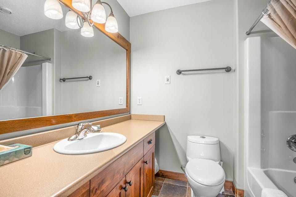 Trappers Landing #11 Apartment in British Columbia