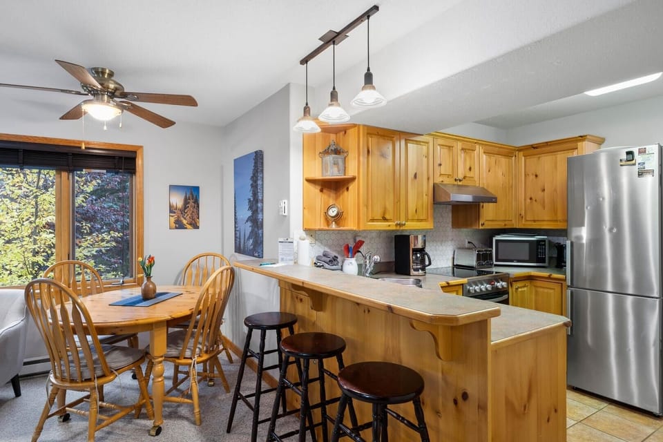 Condo, 2 Bedrooms | Private kitchen
