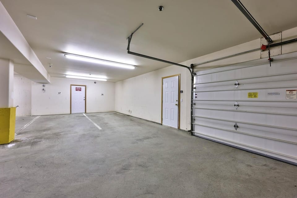 Condo, 2 Bedrooms | Interior