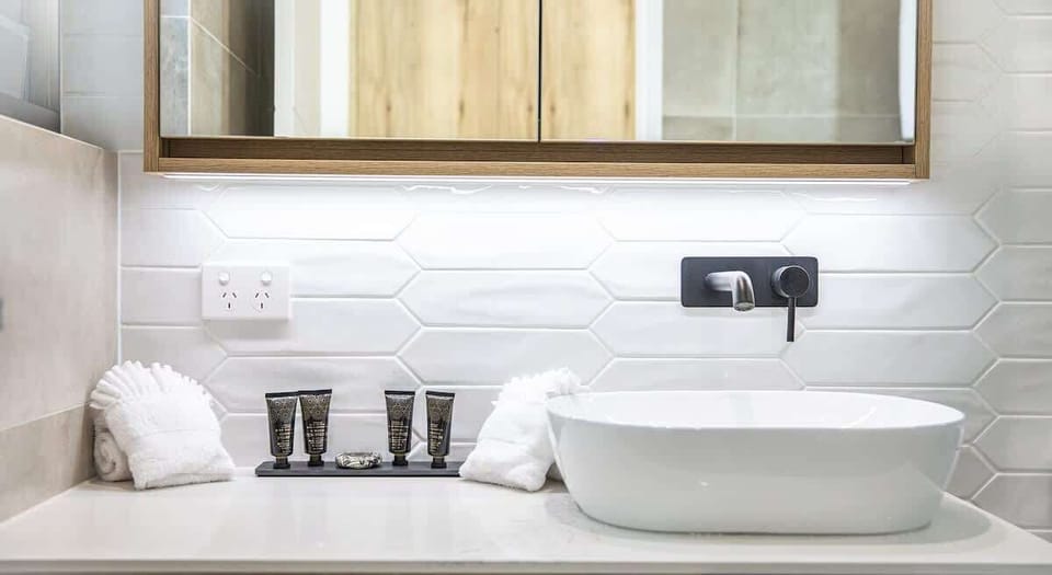 Azure Port Douglas - Luxury amenities in modern bathrooms