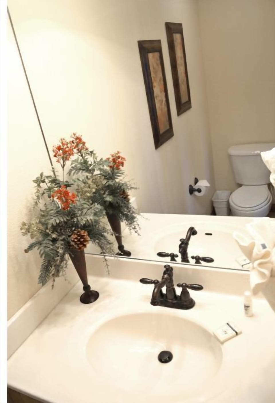 Half bath available as to guest not to pile up using the master bath.