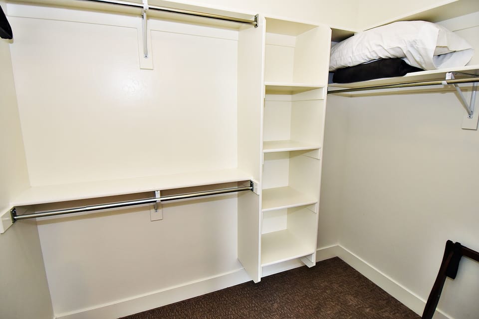 Walk-in Closet