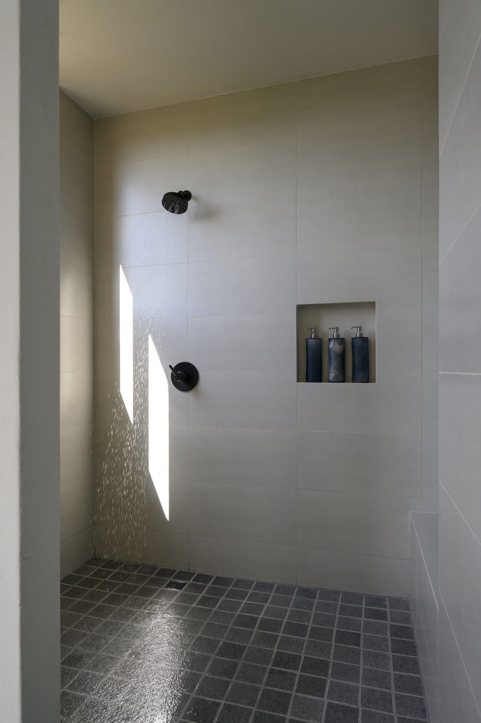 Standard Room | Bathroom | Free toiletries, hair dryer, bathrobes, slippers