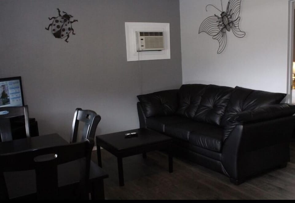 Hypo-allergenic bedding available, desk, blackout drapes, WiFi (free)