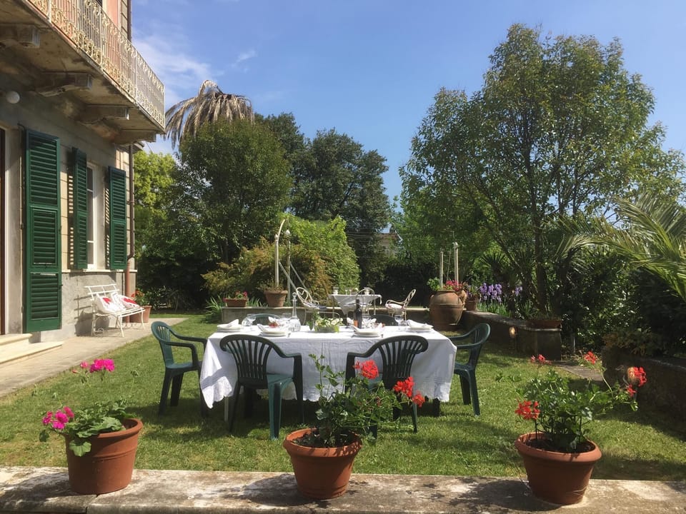 Outdoor dining