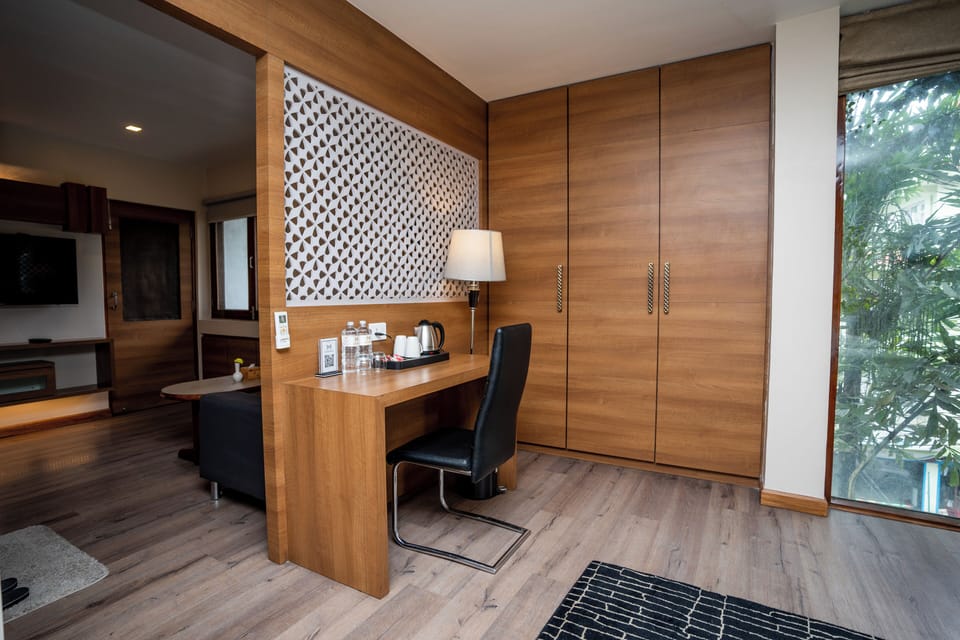 Executive Room | In-room safe, desk, laptop workspace, soundproofing