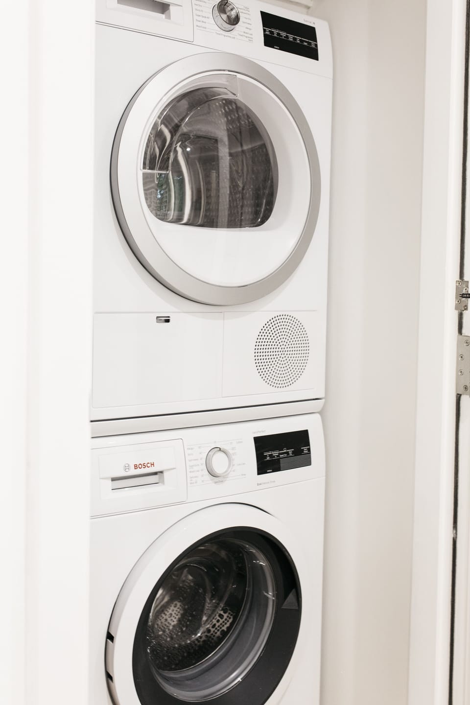 Utility room (Bosch washing machine and tumble dryer)