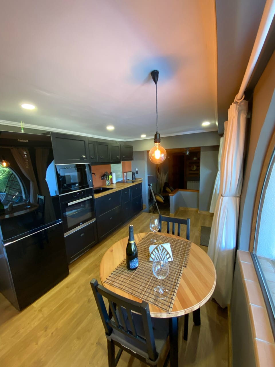 Modern, fully equipped kitchen. 