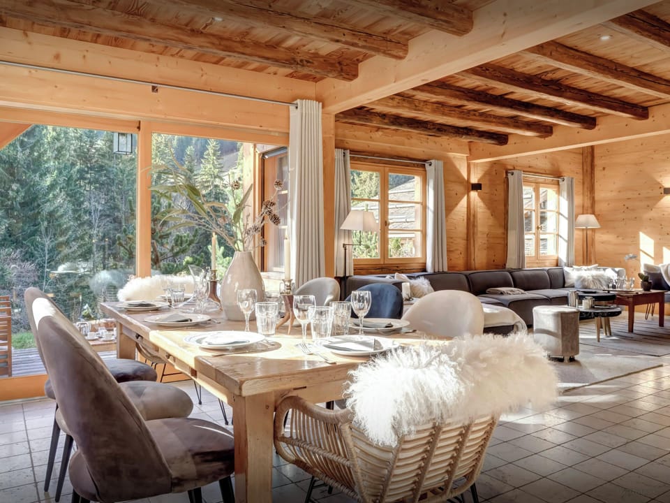 Dining / lounge