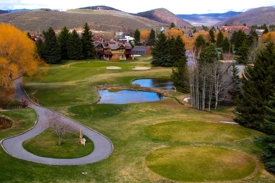 Spring view of our golf 
course from above.