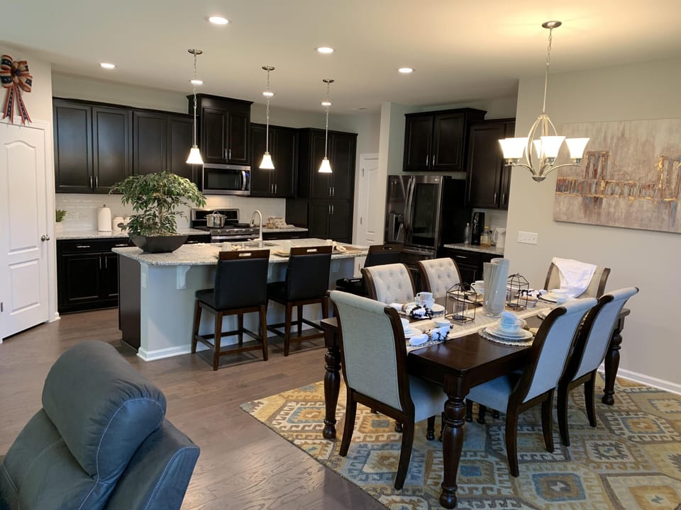 Breakfast area and kitchen