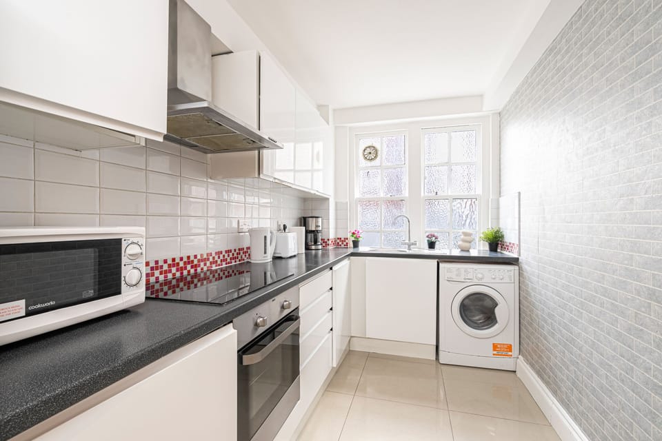 Family Apartment, Ensuite | Shared kitchen